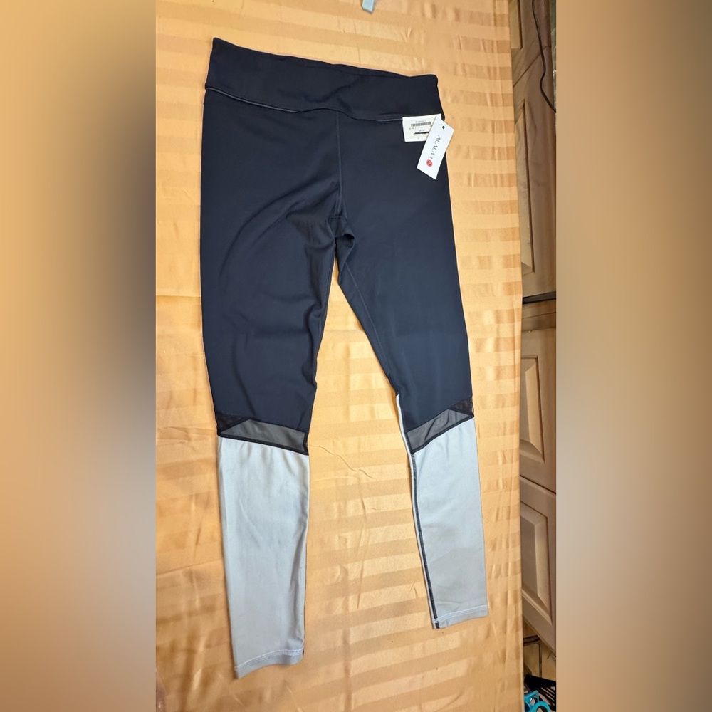 NWT-Alala white and Gray Leggings - Picture 2 of 7